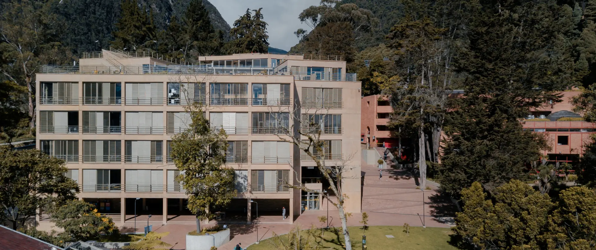 Rankings y acreditaciones Uniandes